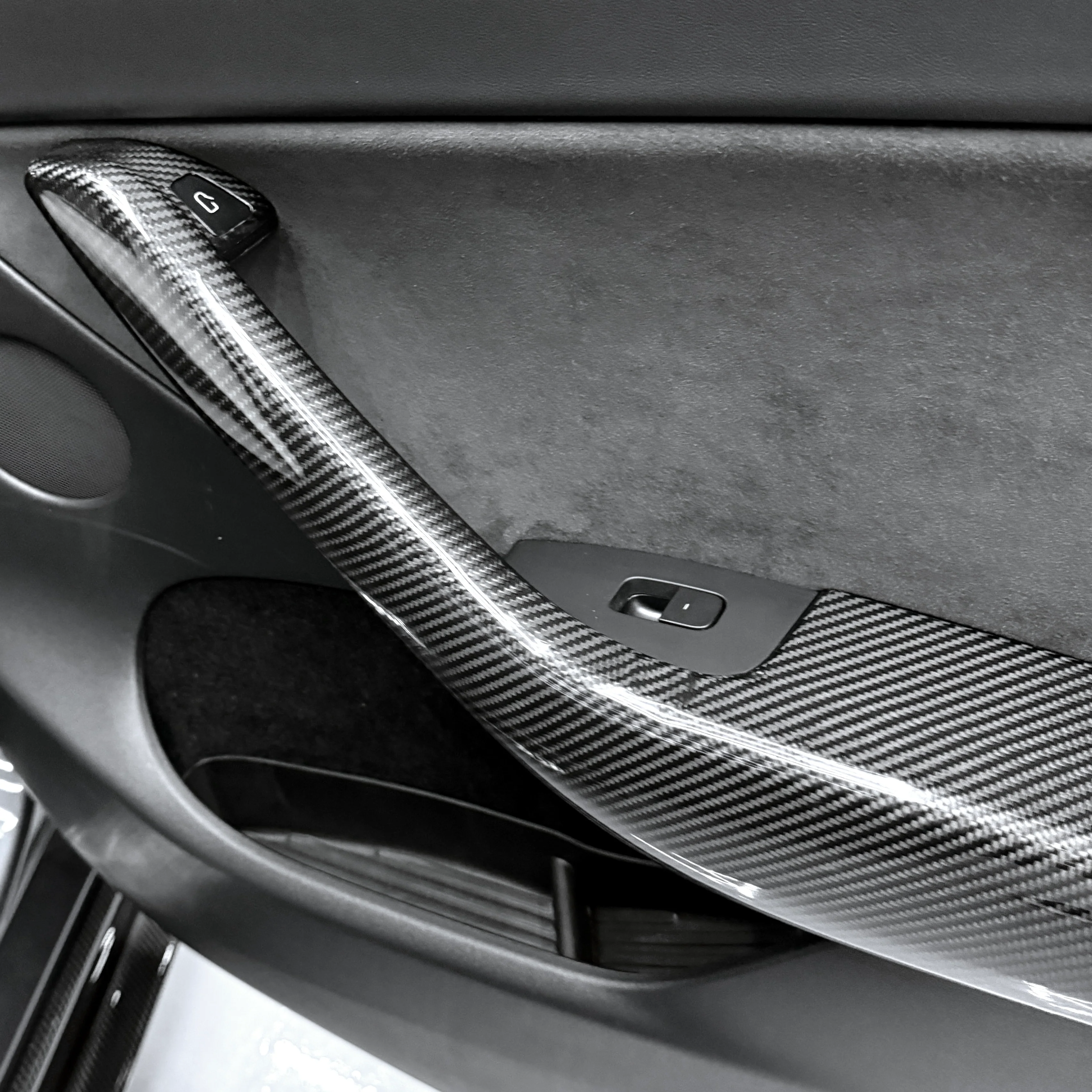 2020-2025 | Model Y Front & Rear Door Armrest Overlays (4 Pieces) - Real Dry Molded Carbon Fiber - Image 12