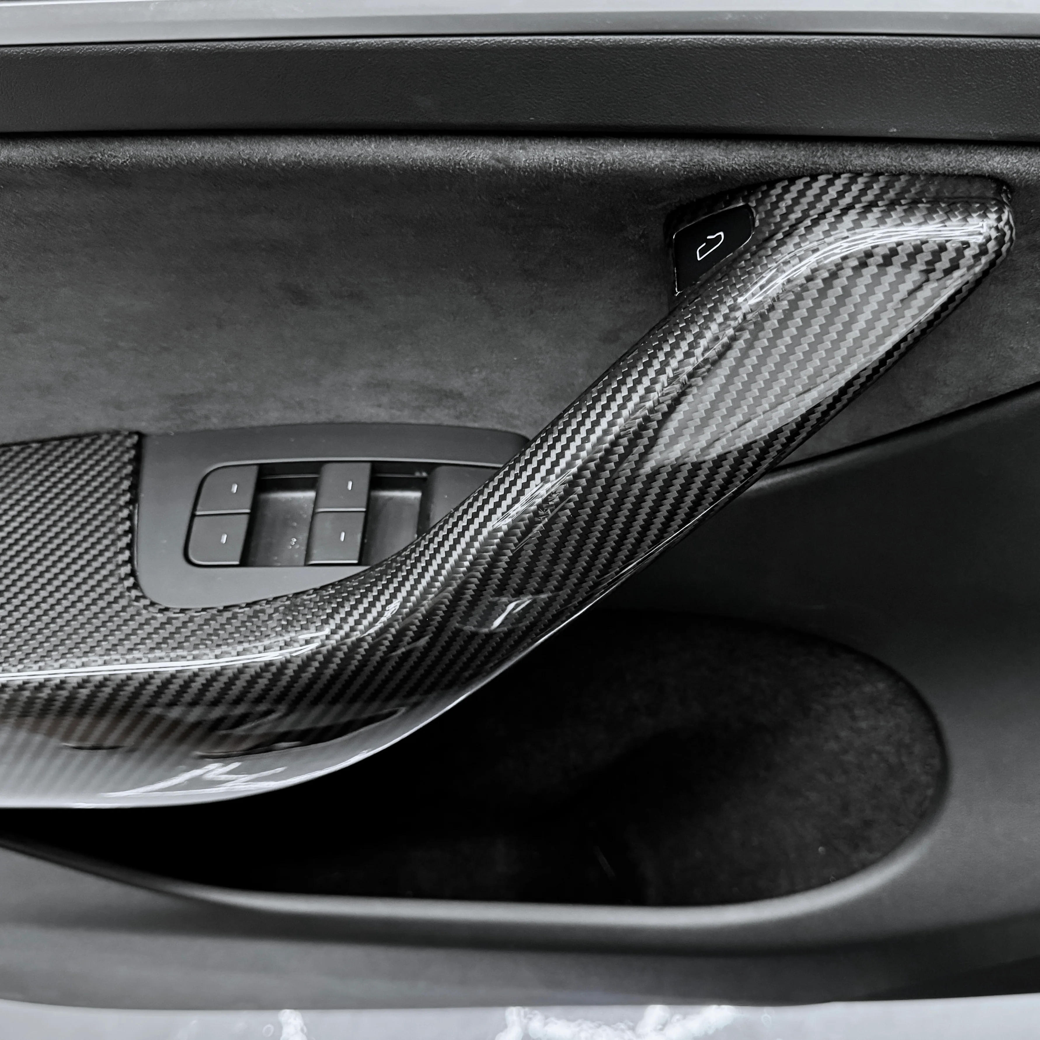2020-2025 | Model Y Front & Rear Door Armrest Overlays (4 Pieces) - Real Dry Molded Carbon Fiber - Image 16