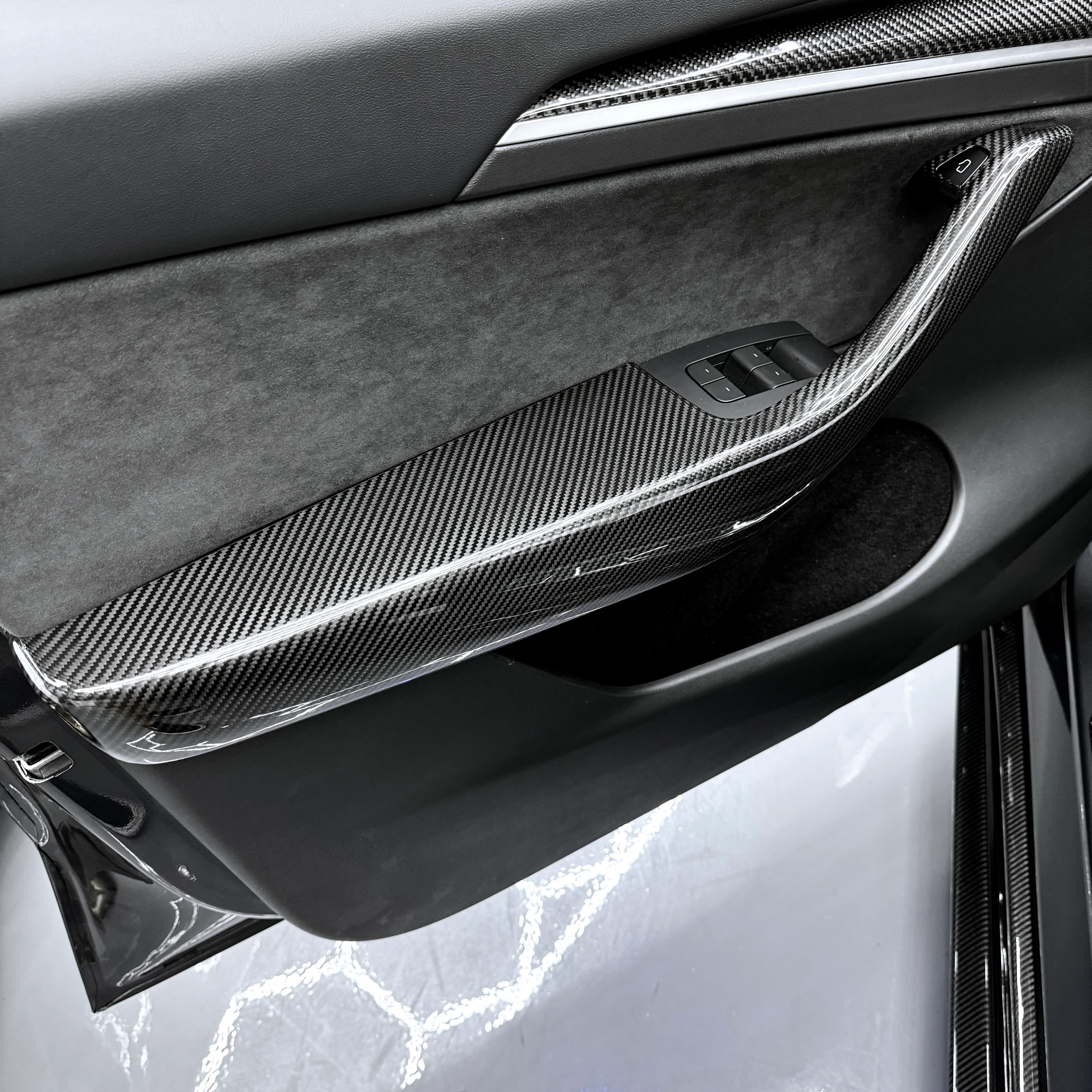 2020-2025 | Model Y Front & Rear Door Armrest Overlays (4 Pieces) - Real Dry Molded Carbon Fiber - Image 3