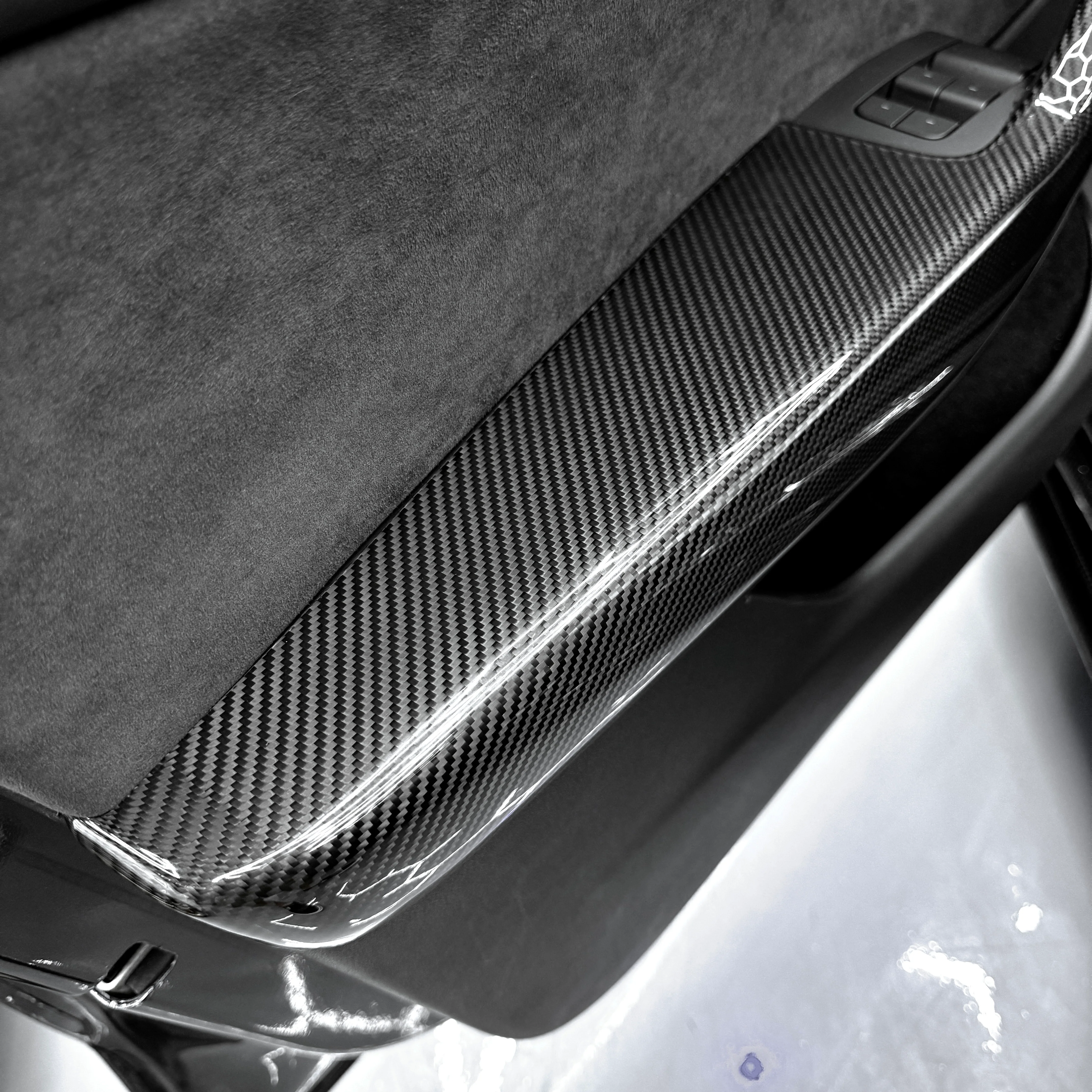 2020-2025 | Model Y Front & Rear Door Armrest Overlays (4 Pieces) - Real Dry Molded Carbon Fiber - Image 6