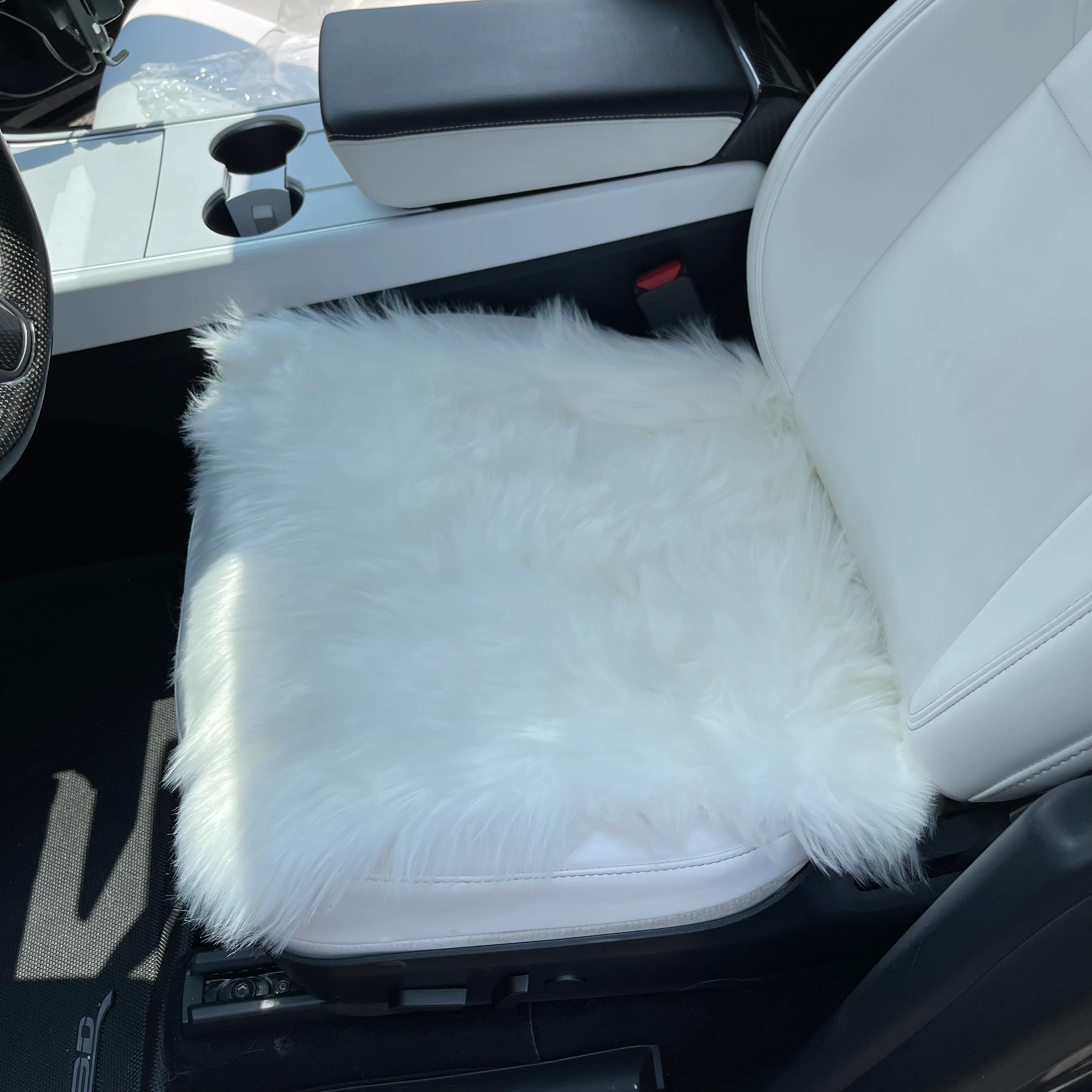 Faux Sheepskin Front Seat Covers - White (1 Pair) - Image 4