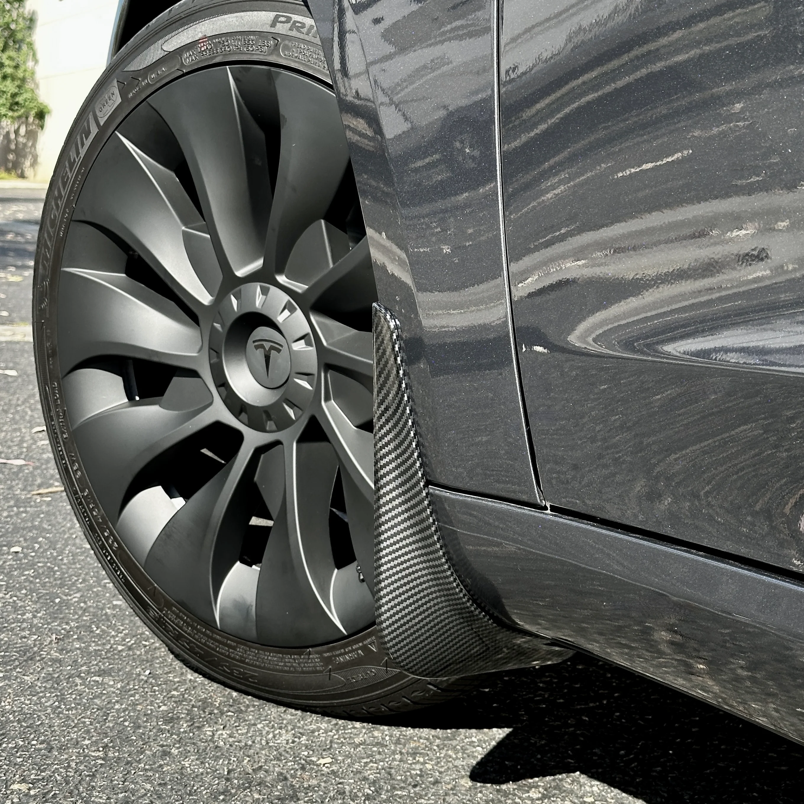 Model 3 Mud Flaps Screwless - Glossy Carbon Fiber Look - (Set of 4) - Image 4