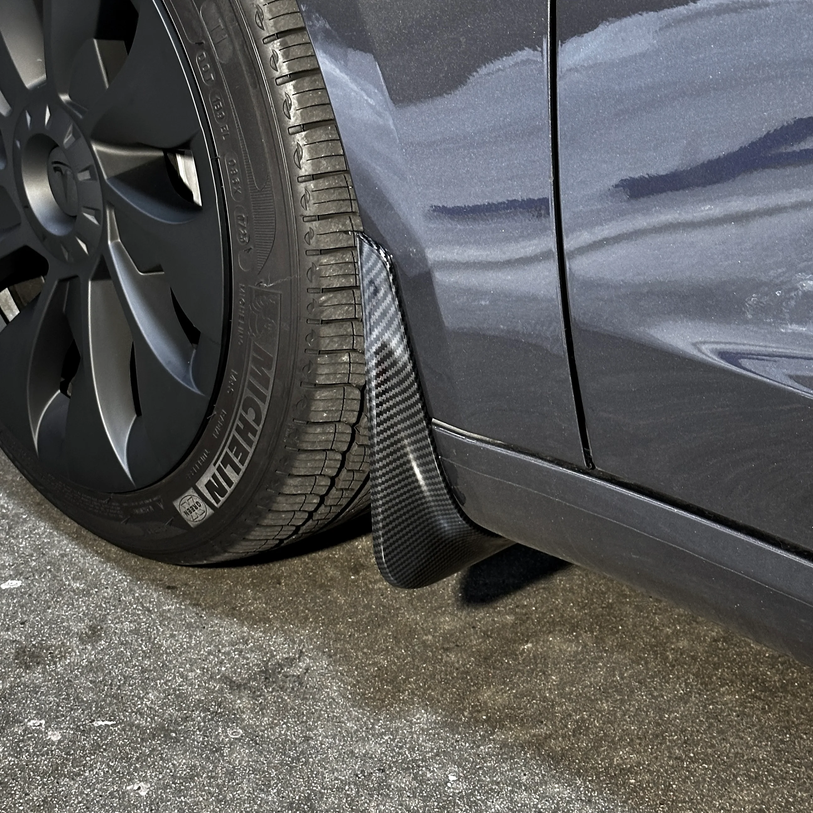 Model 3 Mud Flaps Screwless - Glossy Carbon Fiber Look - (Set of 4) - Image 8