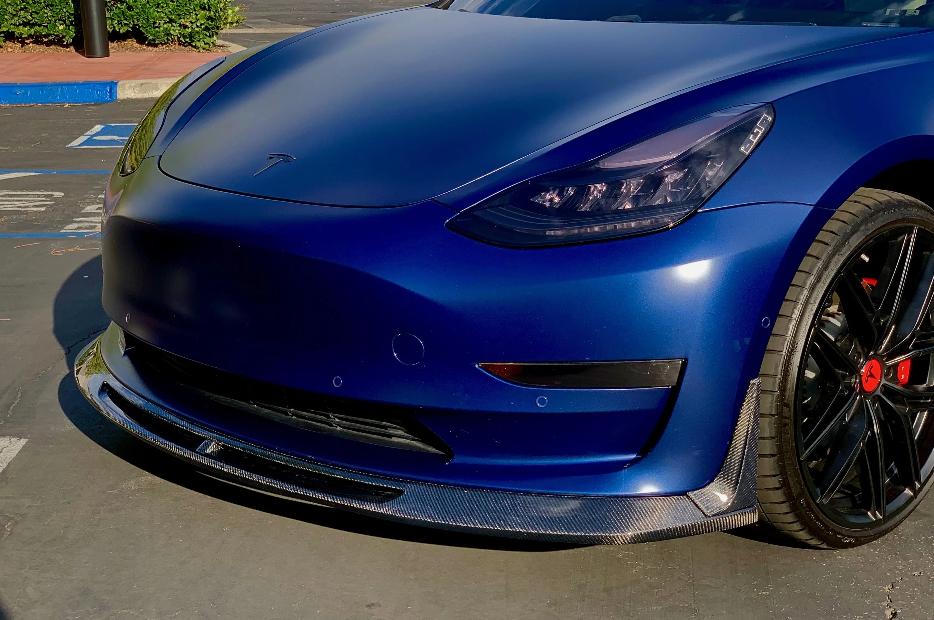 2017-2023 | Model 3 Razzo Aero Front Lip (3 Pieces with 2 Flanges).- Real Molded Carbon Fiber - Image 5