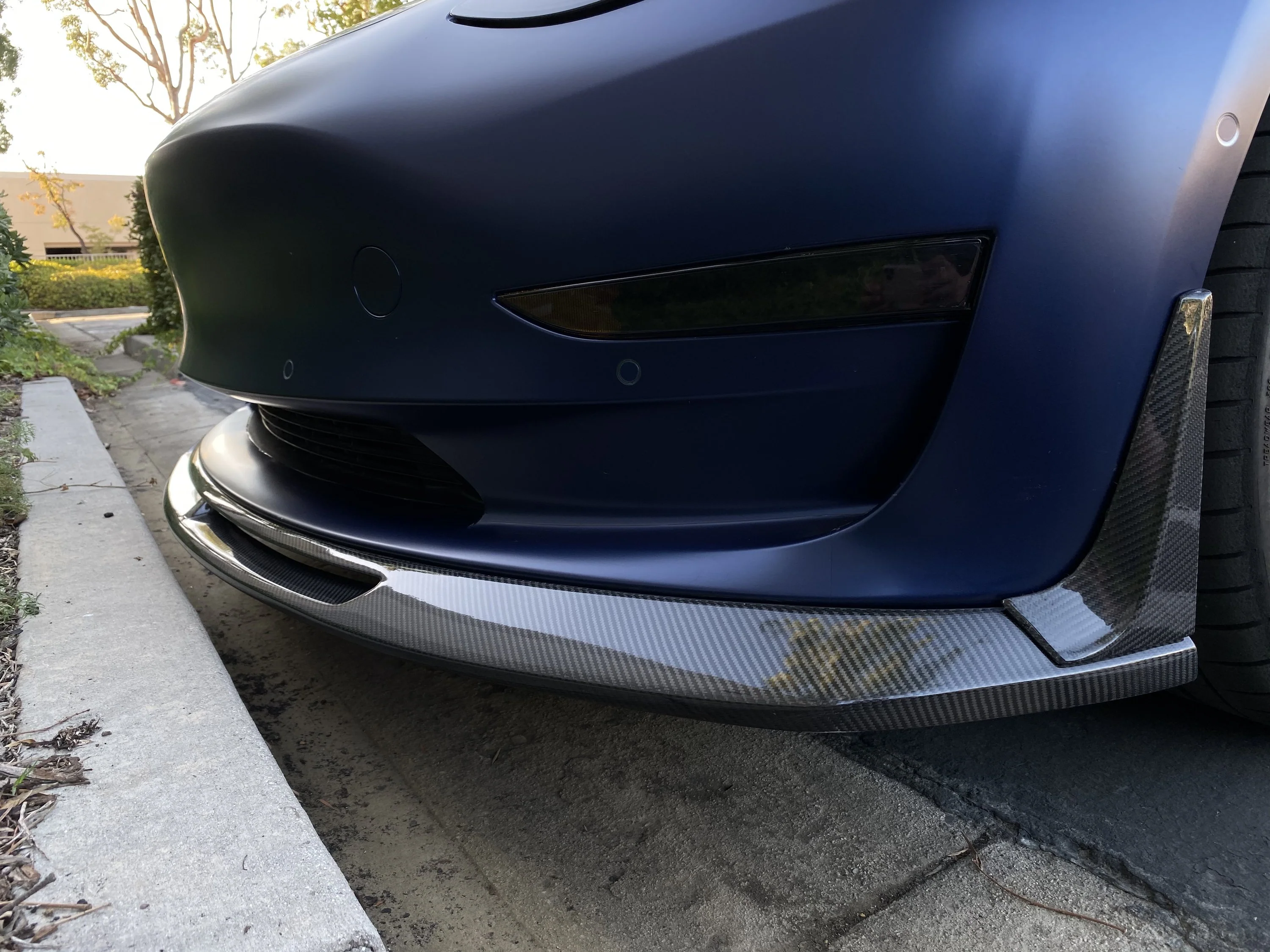2017-2023 | Model 3 Razzo Aero Front Lip (3 Pieces with 2 Flanges).- Real Molded Carbon Fiber - Image 6