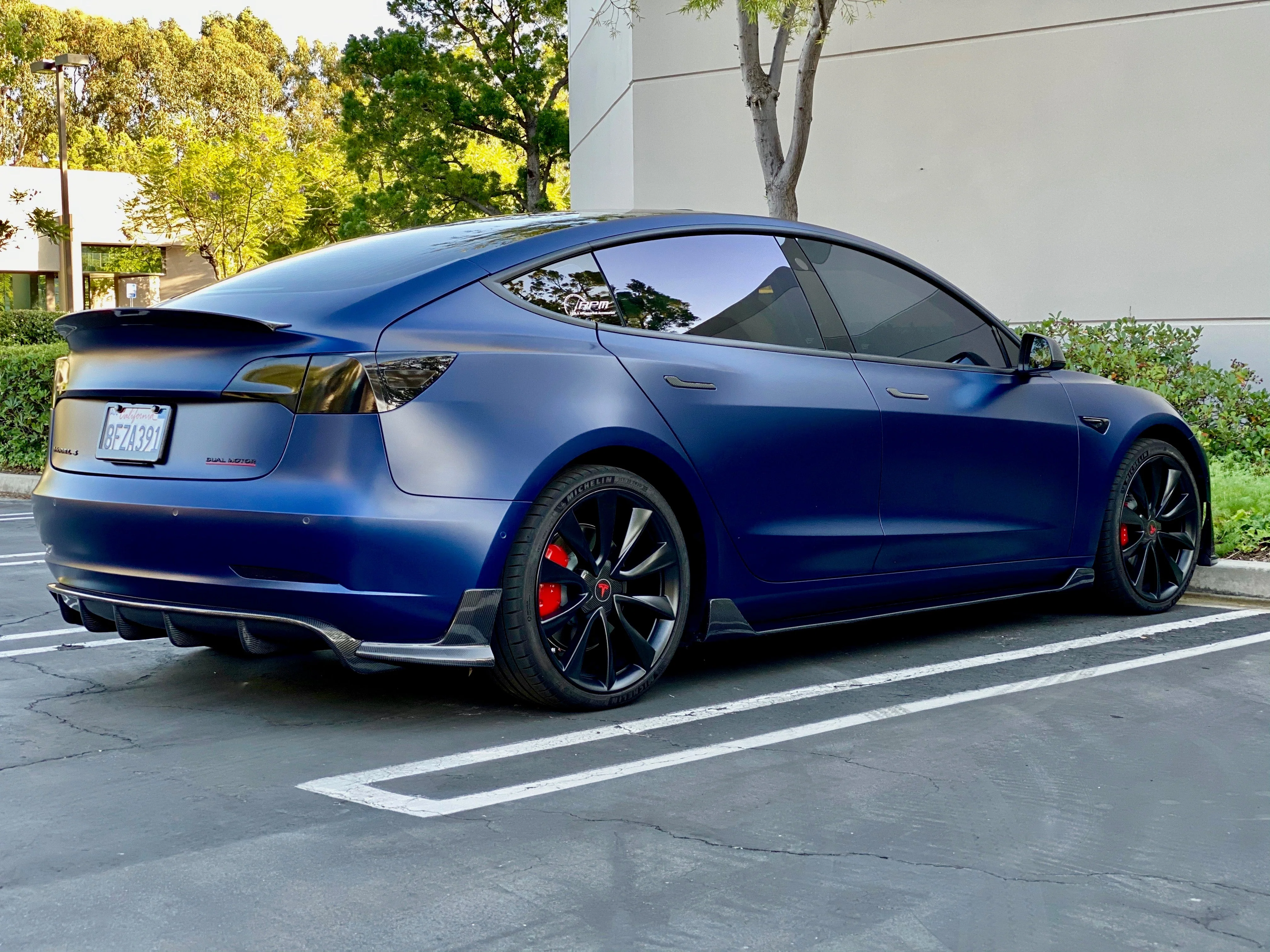 2017-2023 | Model 3 Razzo Aero Side Skirts (1 Pair) - Real Molded Carbon Fiber - Image 4