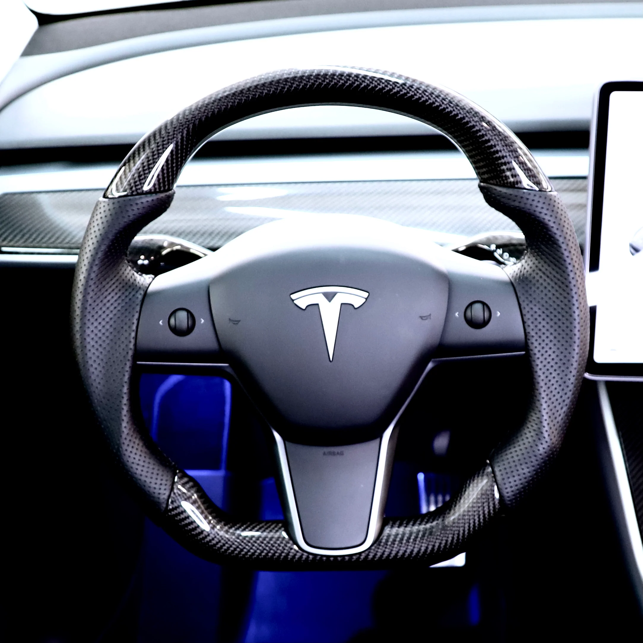Model 3 & Y - Sport Grip Steering Wheel - Real Molded Carbon Fiber - Image 3
