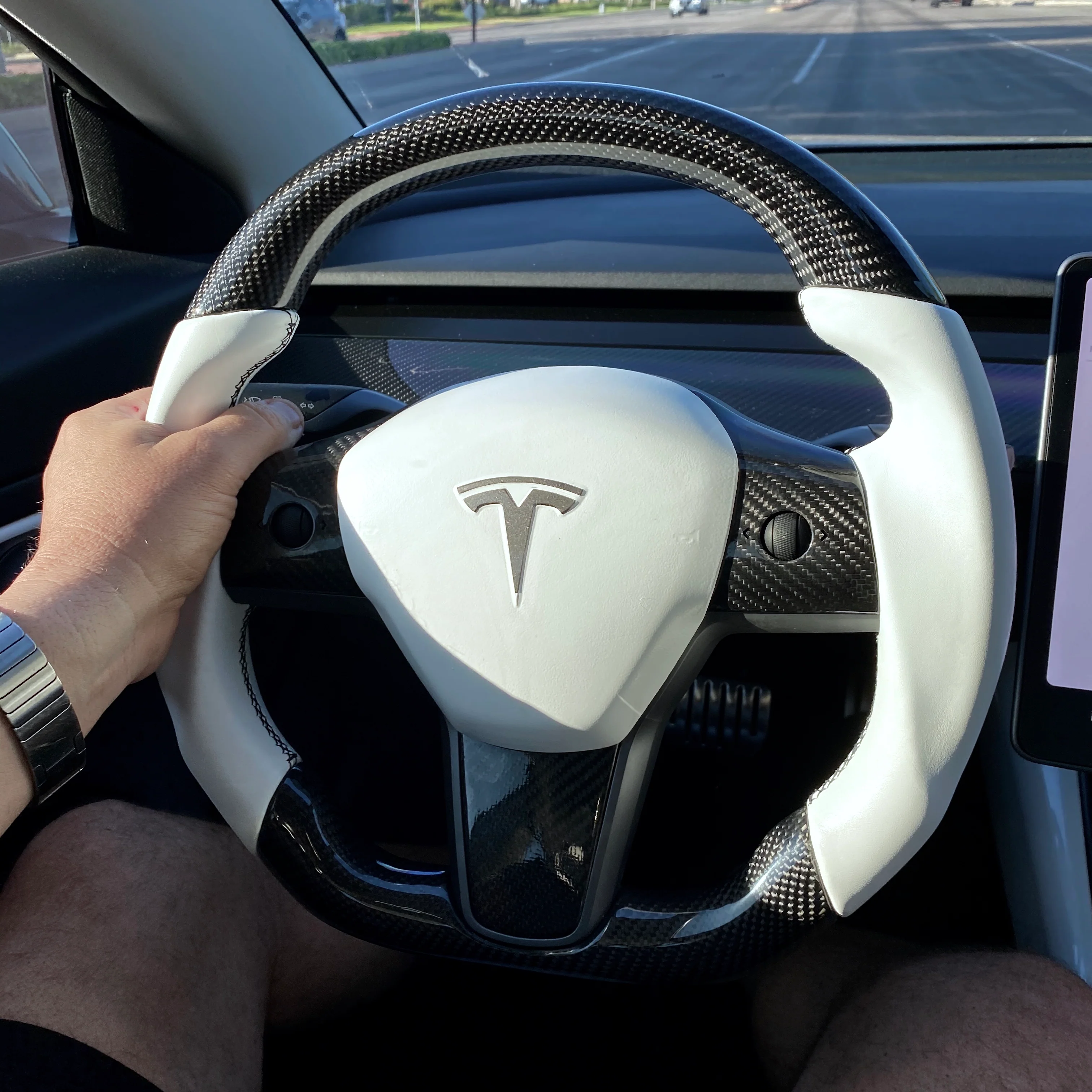 Model 3 & Y - Sport Grip Steering Wheel - Real Molded Carbon Fiber - Image 7