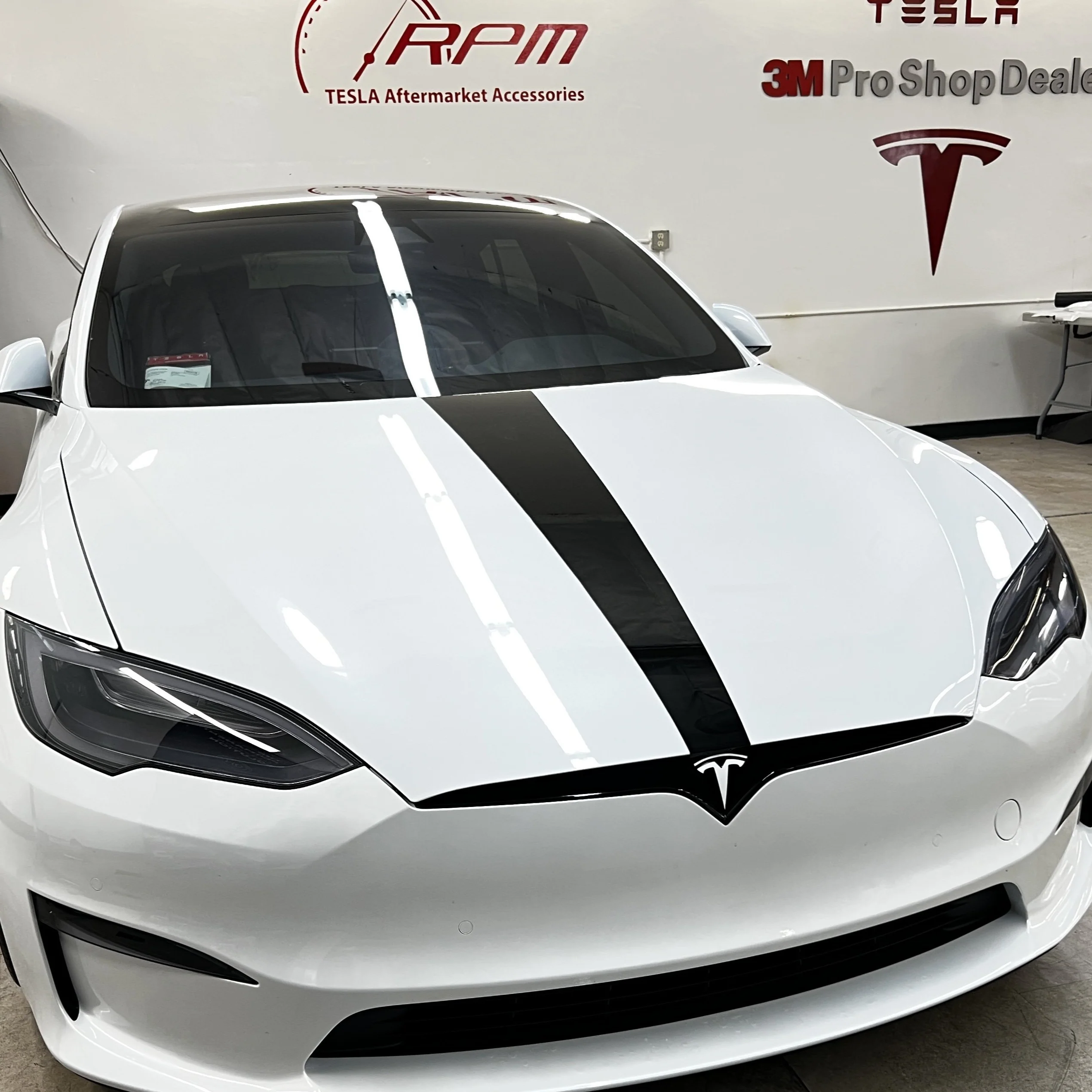 Model S Hood Racing Stripe Ultimate Plus Black PPF - Image 12