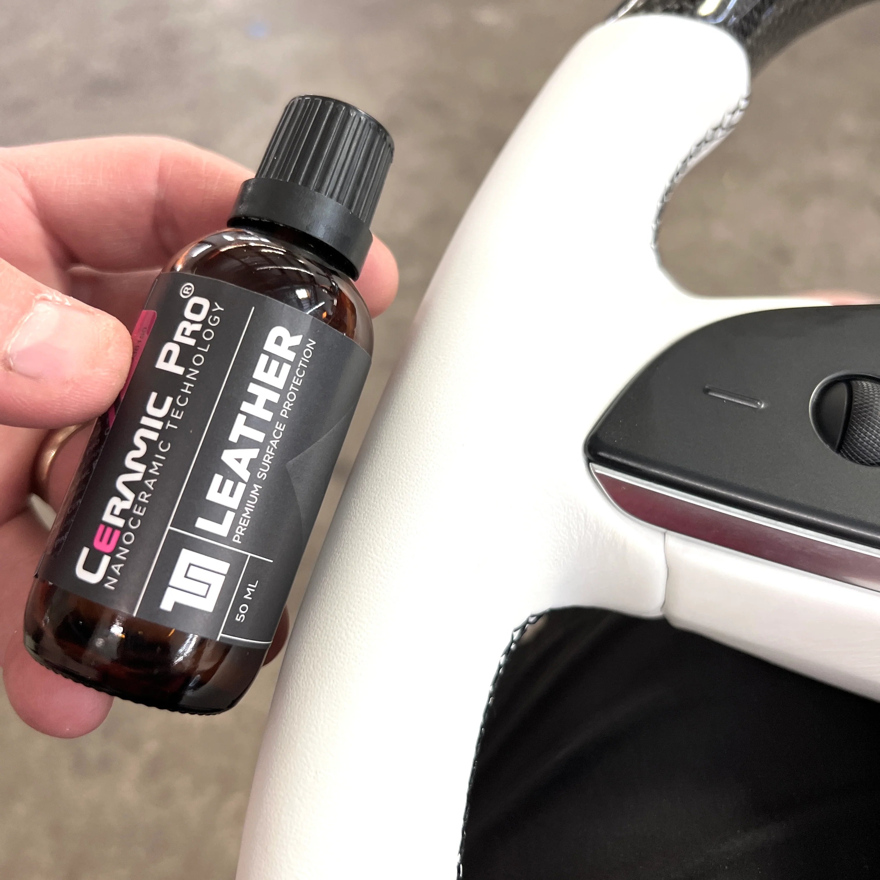 2021-2023 | Model S & X Leather Yoke D-Round Steering Wheel - Image 9