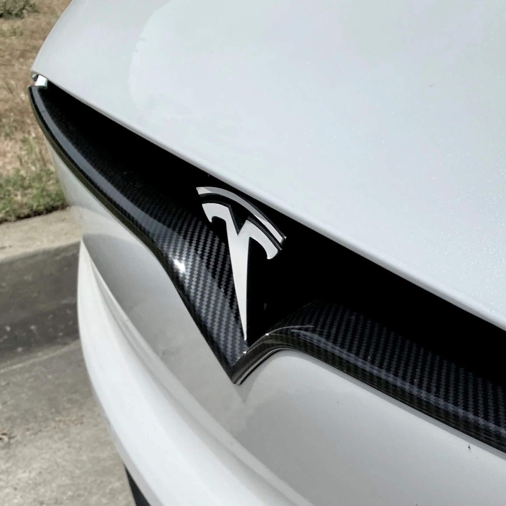 Model X Tailgate Applique & Front Inlay Cap - Hydro Carbon Fiber Coated - Image 10
