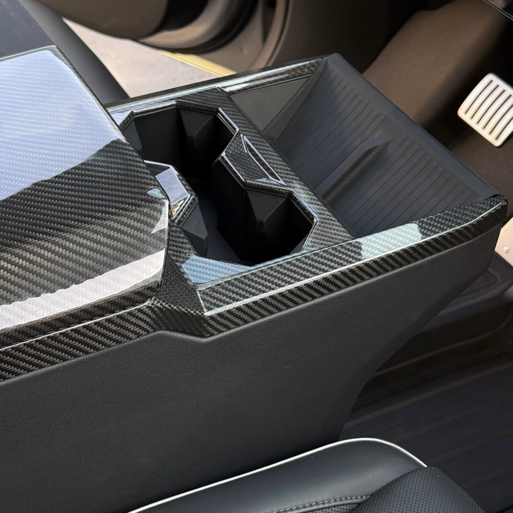 Cybertruck Center Console & Charging Pad Frame Overlay - Real Dry Molded Carbon Fiber - Image 5