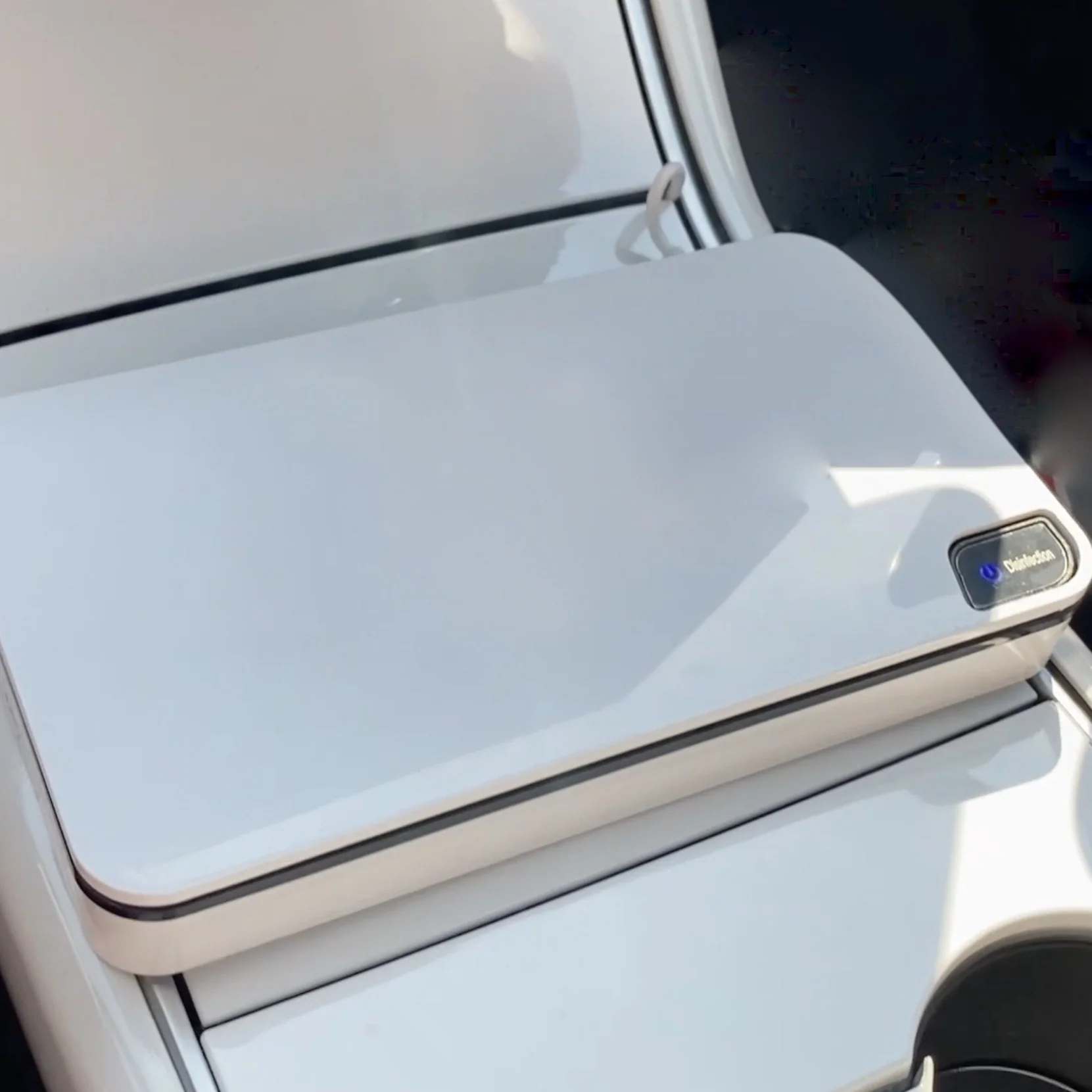 UV Sanitizing Smartphone Bath with Wireless Charging - Image 3