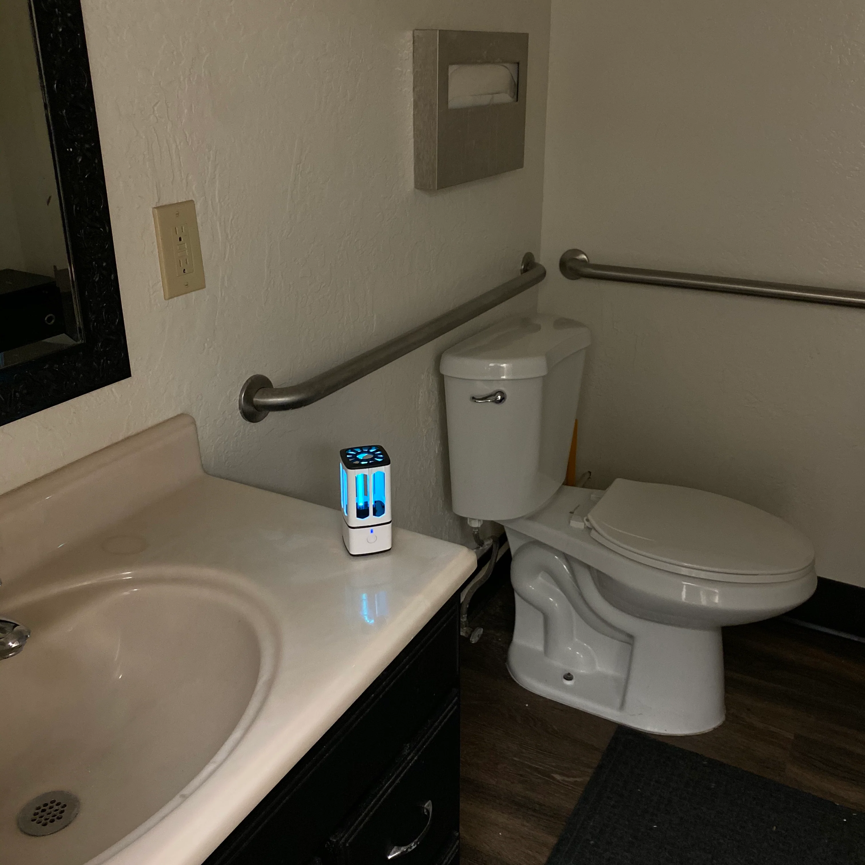 UV Sanitizing Rechargeable Lamp - Image 12